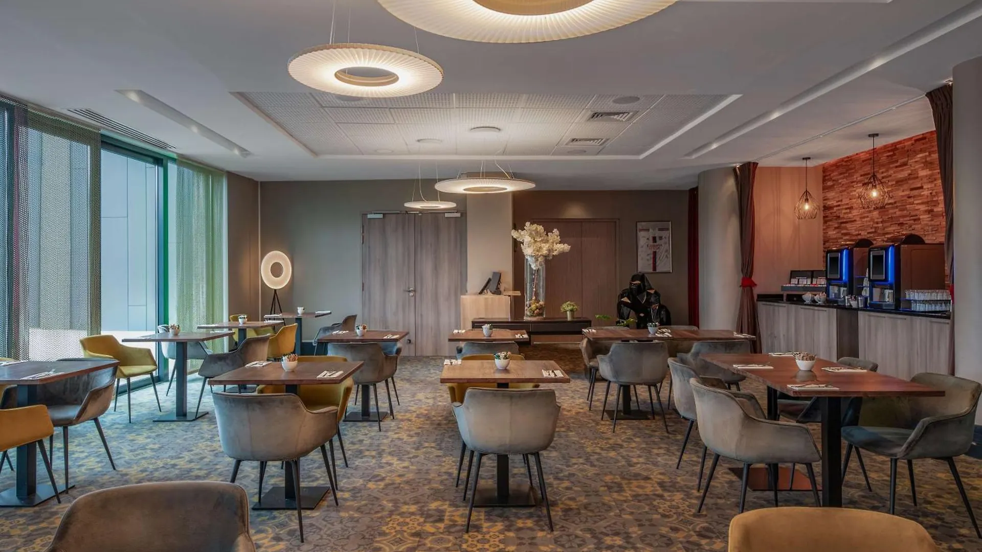 Doubletree By Hilton Lyon Eurexpo & Spa Saint-Priest  4*, Saint-Priest (Rhone)
