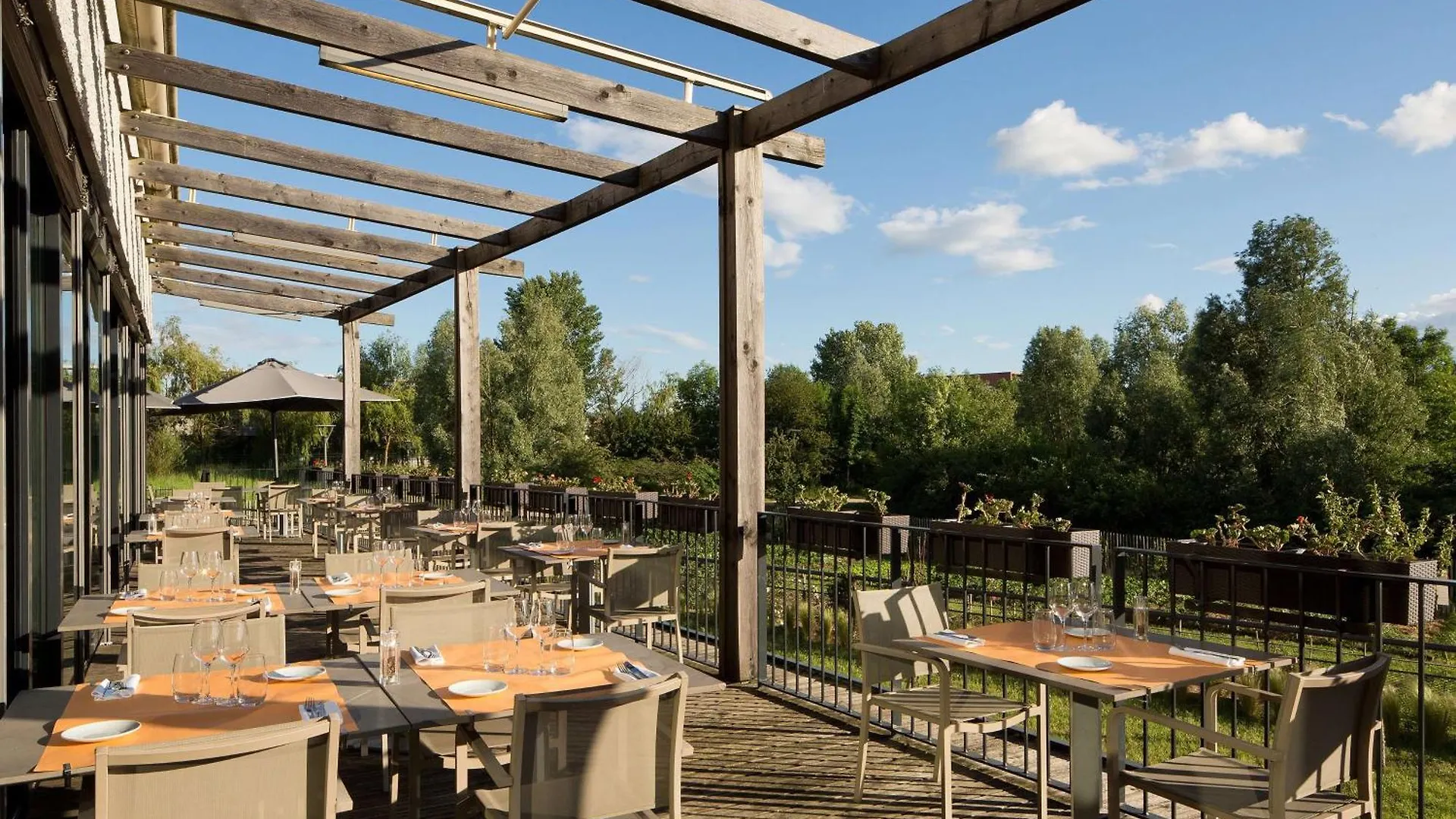 Doubletree By Hilton Lyon Eurexpo & Spa Saint-Priest  4*, Saint-Priest (Rhone) France